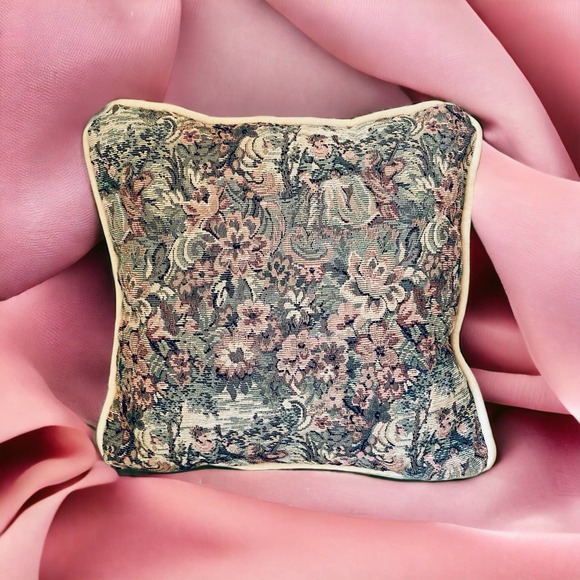 Tapestry Victorian Style Square Pillow Maidens Pastels Pink Grannycore Cottage - Picture 3 of 8
